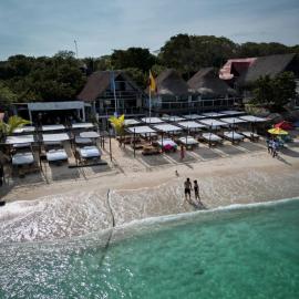 NENA BEACH CLUB & HOTEL，位于巴尔的酒店