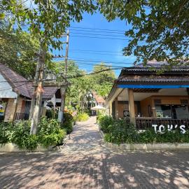 Tok Little Hut，位于罗勇的酒店