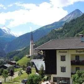 Pension Trojerhof，位于海利根布卢特的酒店