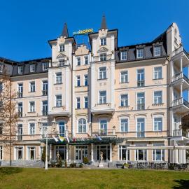 Sun Palace Wellness Hotel，位于玛丽亚温泉的酒店
