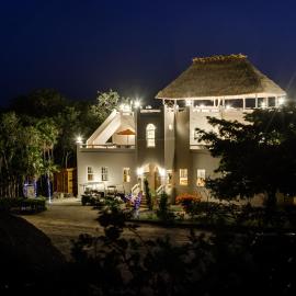 The Crimson Orchid Inn at Orchid Bay，位于科罗萨尔的酒店