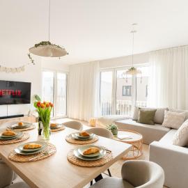 Premium-Apartment mit Balkon - Perfekt für Familien, Gruppen und Geschäftsreisende - ZAYA STAYS,位于莱比锡的酒店