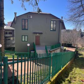 Riva Lago Residence，位于洛里卡的酒店
