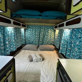 Campervan Sally，位于里斯本的酒店