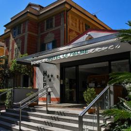 Hotel Le Palme，位于瓦拉泽的酒店