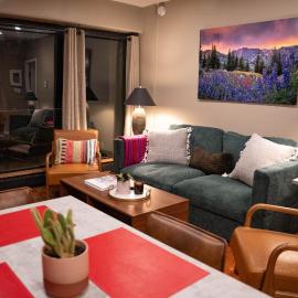 Edelweiss Haus Condo Steps to PCMR Pool Hot Tub Summer Deals，位于帕克城的酒店