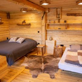 Land Alm Wellness Lodge mit Sauna，位于Nohra的酒店