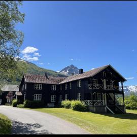 Phillipshaugen Lodge,位于Øksendalsøra的酒店