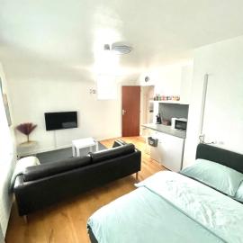 Green Spot Meise - 15 min from Brussels with free parking & Self check-in，位于梅瑟的酒店