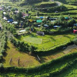 Nisarg Camping Pods，位于阿尔莫拉的酒店