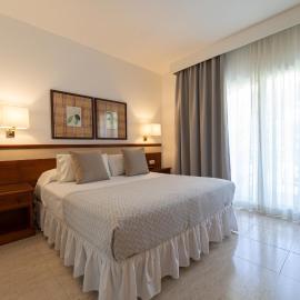 Hotel Piedra Paloma by Croma,位于埃斯特波纳的酒店