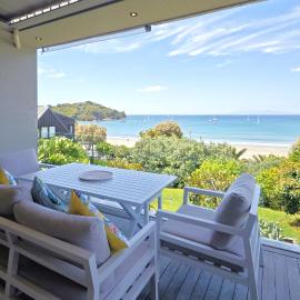 Oneroa Bay - Be My Guest Waiheke，位于黑潭的酒店