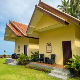 Hai Surf Camp，位于Karbang的酒店