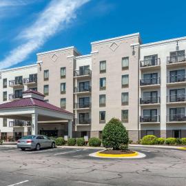 Comfort Suites Southpark,位于科洛尼尔海茨的酒店