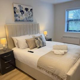 Sale Road Serviced Apartments Near Airport & Trafford Centre，位于威森肖的酒店
