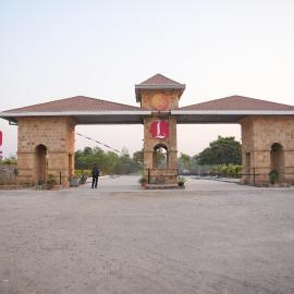 Lords Hrim Akshara Resort，位于Bāsar的酒店
