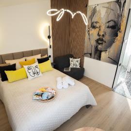 Green Garden & Private Parking Apartments with Playground，位于里加的酒店