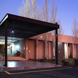 Q's Evander Hotel & Apartments，位于Evander的酒店