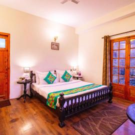 Treebo The Alpine Heritage Residency，位于西姆拉的酒店