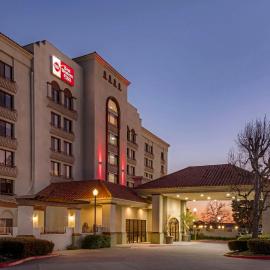 Best Western Plus Heritage Inn Ontario Rancho Cucamonga，位于库卡蒙格牧场的酒店