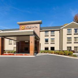 La Quinta by Wyndham Snellville - Stone Mountain，位于斯内尔维尔的酒店