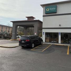 Quality Inn & Suites Biloxi - Ocean Springs，位于比洛克西的酒店