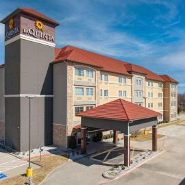 La Quinta by Wyndham Allen at The Village，位于艾伦的酒店