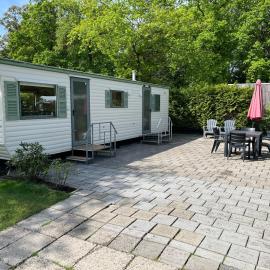 Stacaravan op Camping de Haer Aan de rand van Ootmarsum，位于Klein-Agelo的酒店
