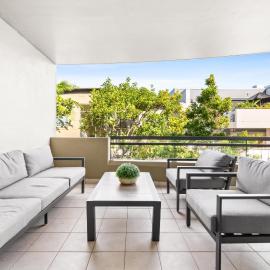 Spacious 2-Bed 2-Bath Moments from Avalon Beach，位于Avalon的酒店