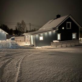 Comfortable House in Lyngen，位于Oksevik的酒店