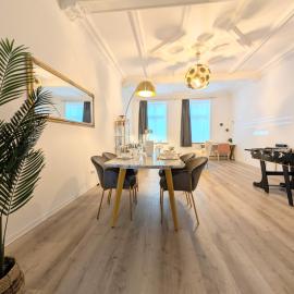FILMAP-Apartments-Zentrale Lage-Boxspringbett-Beamer-Popcorn-gratis Parkplatz，位于格尔利茨的酒店