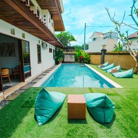 Starloka Saba Bali Hotel，位于克拉玛斯的酒店