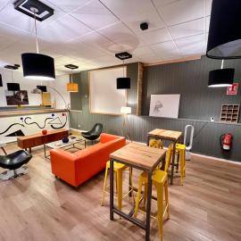 The Orange Teddy Bear La Peña，位于米耶雷斯的酒店