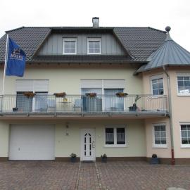 Weingut u. Gästehaus Menten，位于布里德尔的酒店