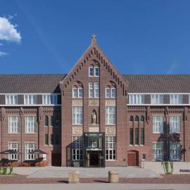 DoubleTree by Hilton Sittard，位于锡塔德的酒店