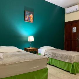 Hostal Fachente，位于莱昂的酒店