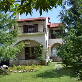 Ξενώνας Αλώνι-Guesthouse Aloni，位于Theodoriana的酒店