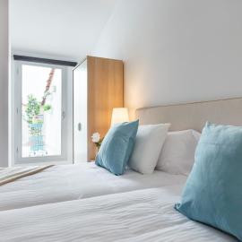 Apartamentos Cornellalux，位于科尔内拉德罗布雷加特的酒店