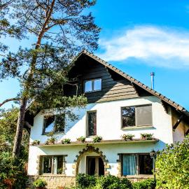 Villa Kakelbont Borgloon，位于博尔赫隆的酒店