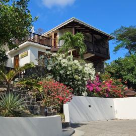 Harbour View House Apartment，位于Port Elizabeth的酒店