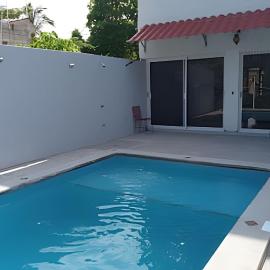 C12 · Casa 2 niveles, alberca y vista al manglar，位于拉佩尼塔德加尔特姆巴的酒店