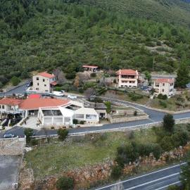 Menalia Villas & Suites ΚΤΗΜΑ ΚΟΥΜΠΟΥΡΗ，位于利韦迪昂的酒店
