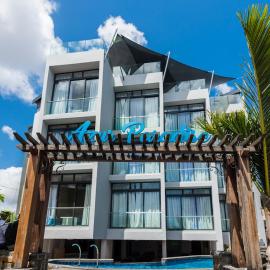 Azur Paradise Hotel & Rooftop Bar，位于格兰贝伊的酒店