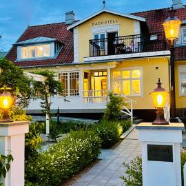 Kivikstrand Badhotell，位于奇维克的酒店