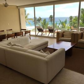 Great Beachfront Amara Condo Ixtapa，位于伊斯塔帕的酒店