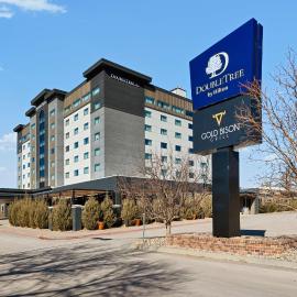 DoubleTree by Hilton Rapid City Downtown Convention Center，位于拉皮德城的酒店