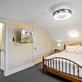Patty's Place - Private and Convenient EV-Friendly Apartment near Downtown，位于弗雷德里克的酒店
