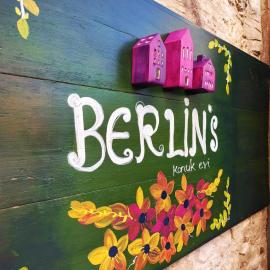Berlin's Guest House，位于乌尔拉的酒店