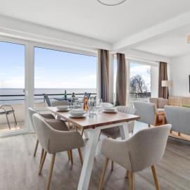 Beachside Grömitz - 21 traumhafte Apartments mit Pool & Sauna direkt am Strand，位于格洛米茨的酒店