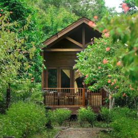 Plengkung Lodge G-Land，位于Grajagan的酒店